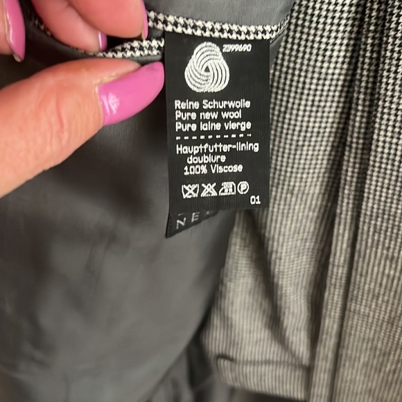 Men’s Suit. 42Extra Long. Black and white houndstooth. Konen for Barney’s NY - Picture 3 of 9